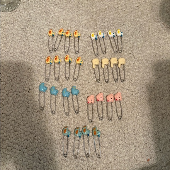 Vintage Colorful Animal diaper Pins for Kids - Picture 7 of 7